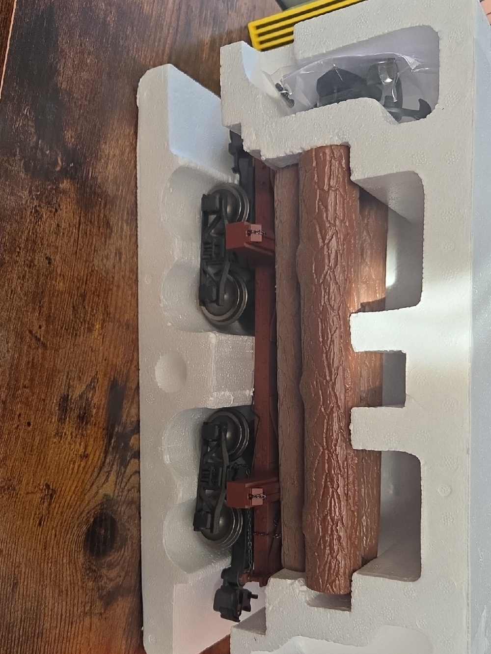 Bachmann "G" Scale Skeleton Log Car with Logs, from the "Big Haulers" line